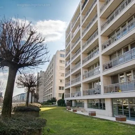 Luxury With A Beautiful View Danubius