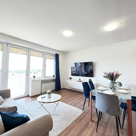 Apartment Luxury With A Beautiful View Of The Danube, Free - Wellness And Car Parking In The Center Of The