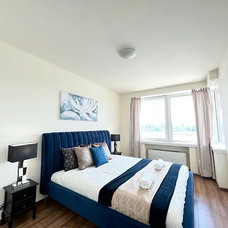 Luxury With A Beautiful View Of The Danube, Free - Wellness And Car Parking In The Center Of The דירה בודפשט