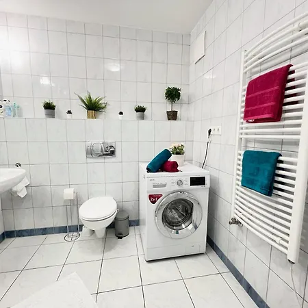 Luxury With A Beautiful View Of The Danube, Free - Wellness And Car Parking In The Center Of The Apartment *
