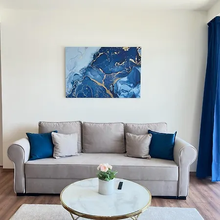 Luxury With A Beautiful View Of The Danube, Free - Wellness And Car Parking In The Center Of The Apartment *