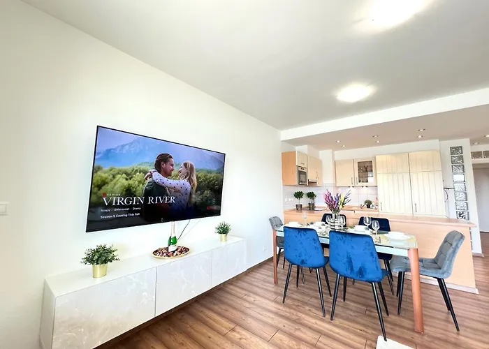Luxury With A Beautiful View Danubius Apartament *