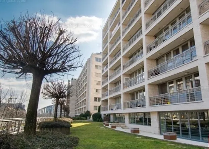 Luxury With A Beautiful View Danubius